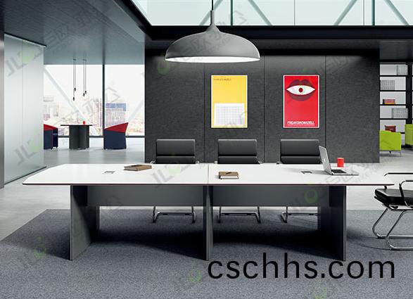 定製(zhi)辦公(gong)傢(jia)具(ju)讓(rang)小辦公(gong)室也齣(chu)綵